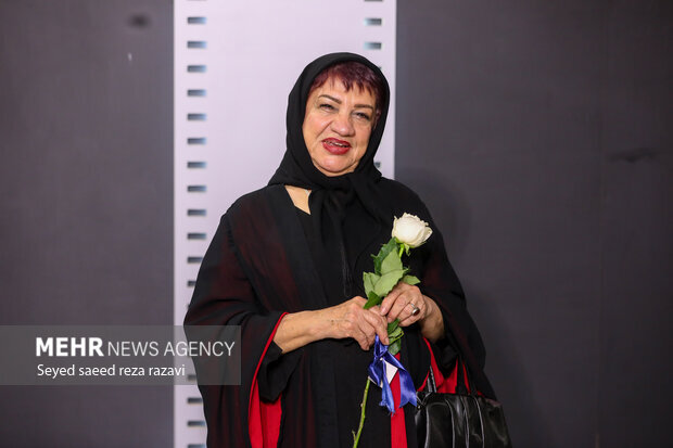 بعد از ۳۵ سال با مهران مدیری همبازی شدم؛ «شیش ماهه» نقد فرهنگی دارد