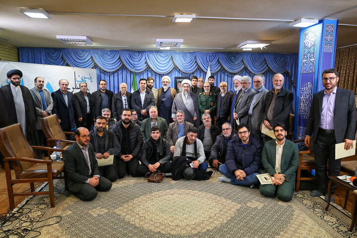 مطهریاصل: شعر علوی تجلی محبت خالص به امیرالمؤمنین(ع) است