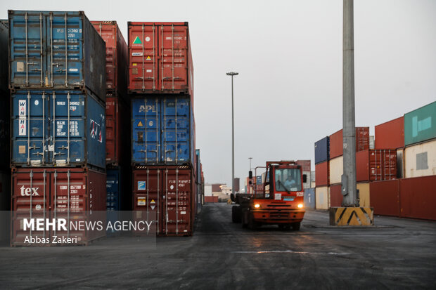 صادرات مناطق آزاد از مرز یک میلیارد دلار عبور کرد