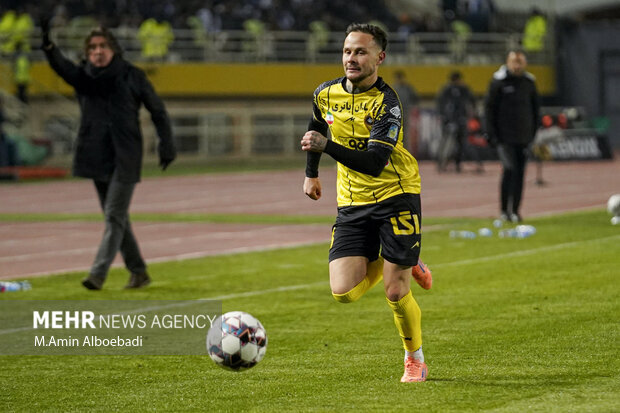 انتخاب گزینه‌های جانشینی ساپینتو/ یک تیم دیگر به داد استقلال رسید!