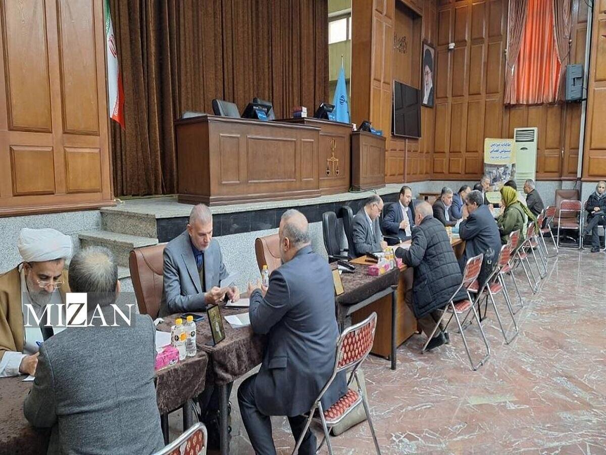 مسئولان قضایی دادگستری استان تهران به درخواست ۲۱۲ نفر از مراجعان در ملاقات مردمی رسیدگی کردند