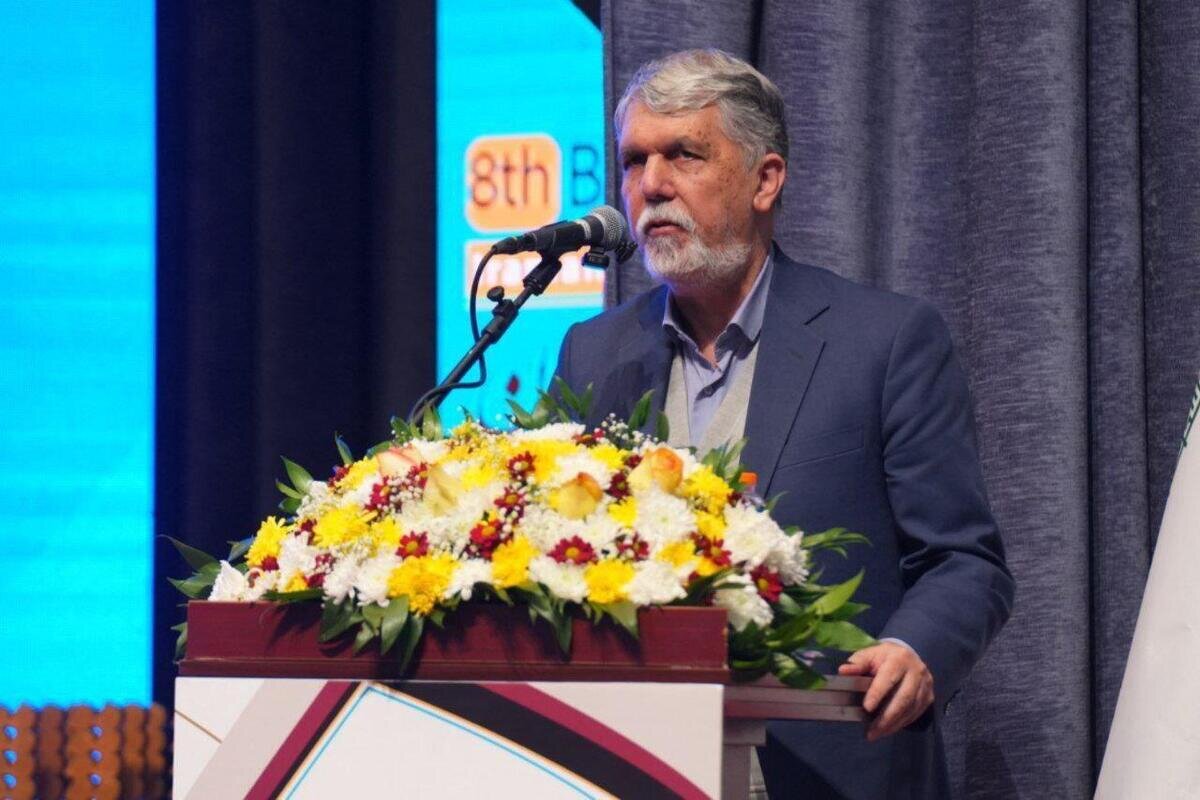 وزیر فرهنگ: خوشنویسی عروس هنر‌های ایرانی-اسلامی است
