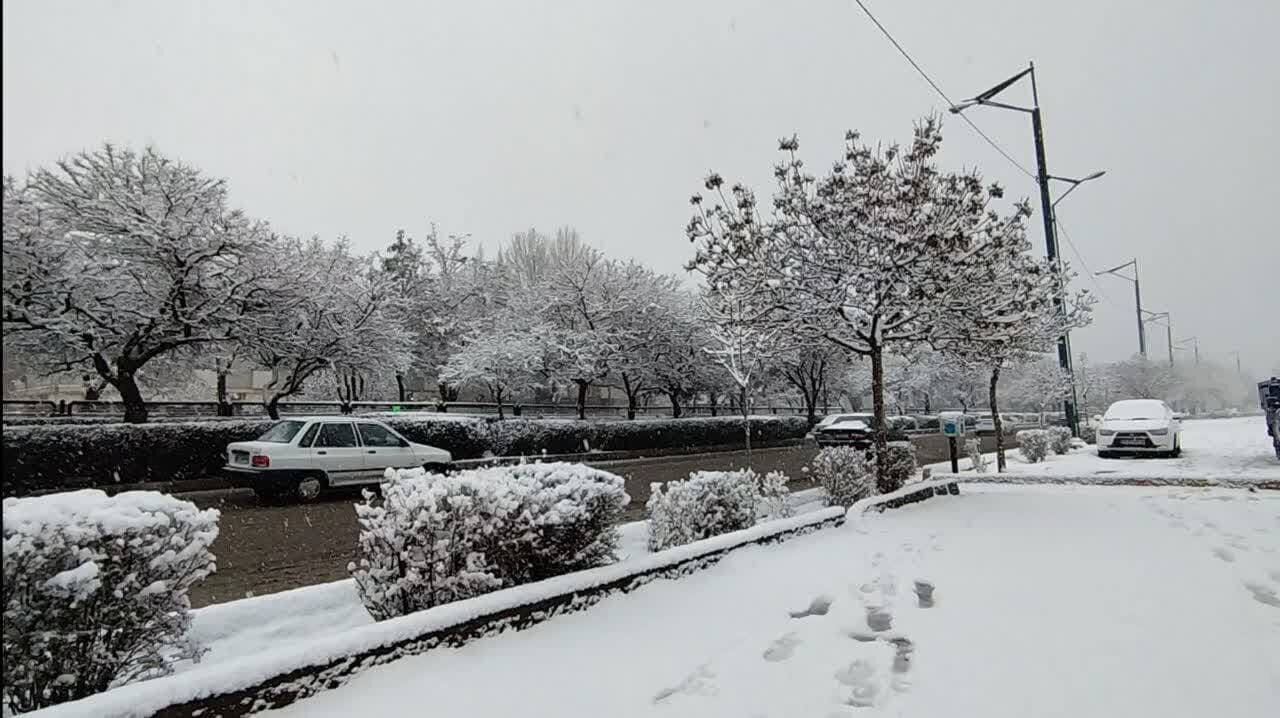کارشناس هواشناسی قزوین: کاهش کیفیت هوا تا پایان هفته ادامه دارد / پیش‌بینی بارش برف در قزوین از روز شنبه