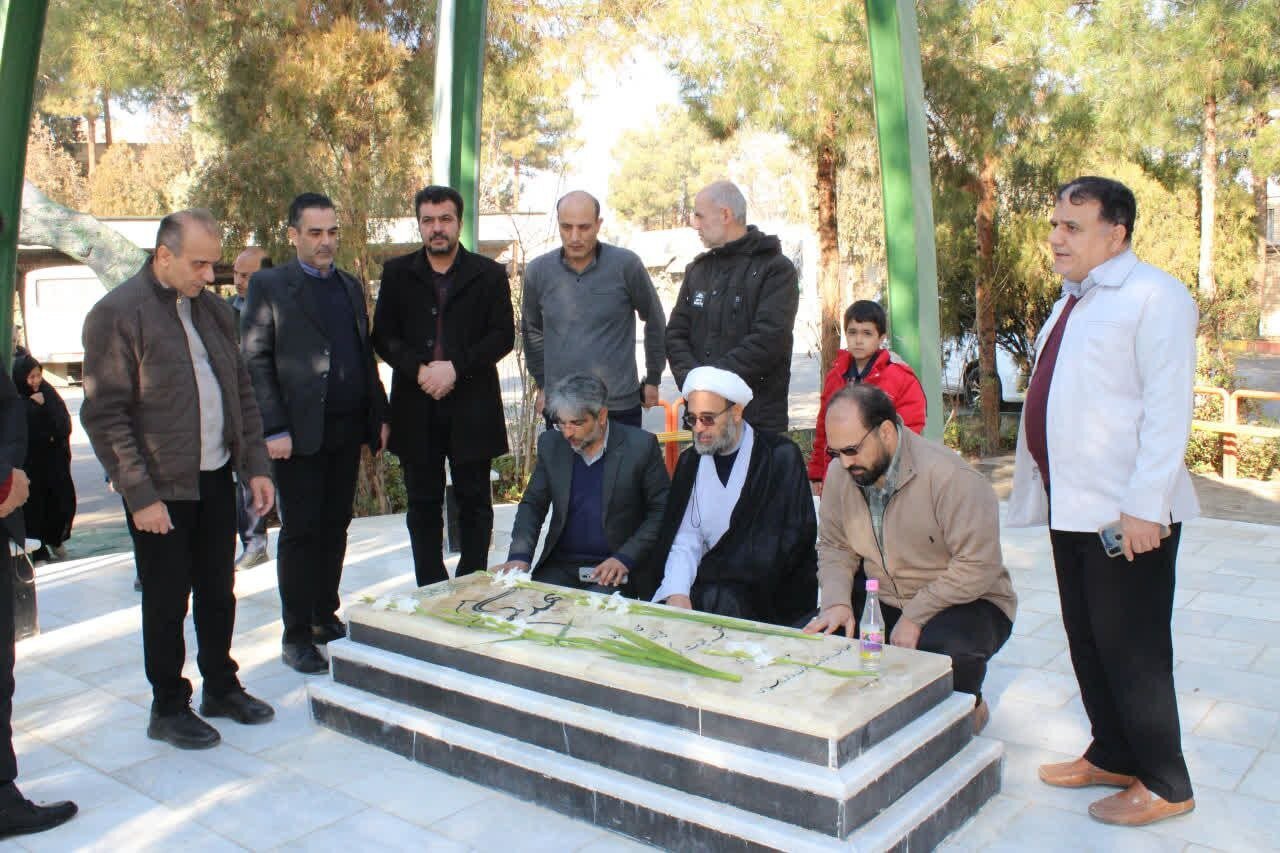مزار شهید گمنام بزرگ‌ترین کلاس درس ایثار و مسئولیت‌پذیری برای دانشجویان است