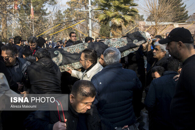 خاکسپاری سعید پیردوست/ گله از عدم حضور مهران مدیری و بچههای «شبهای برره»
