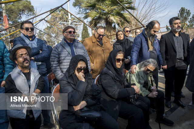 خاکسپاری سعید پیردوست/ گله از عدم حضور مهران مدیری و بچههای «شبهای برره»