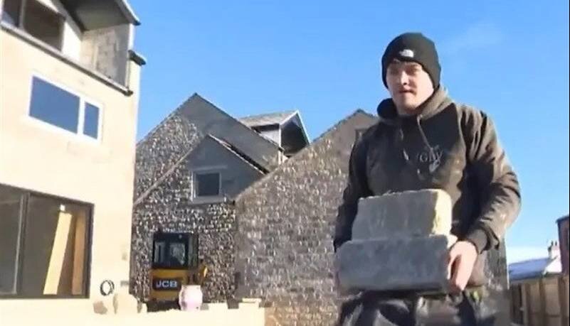 بازگشت ستاره دارت جهان به بنایی بعد از کسب جایزه 60 هزار پوندی