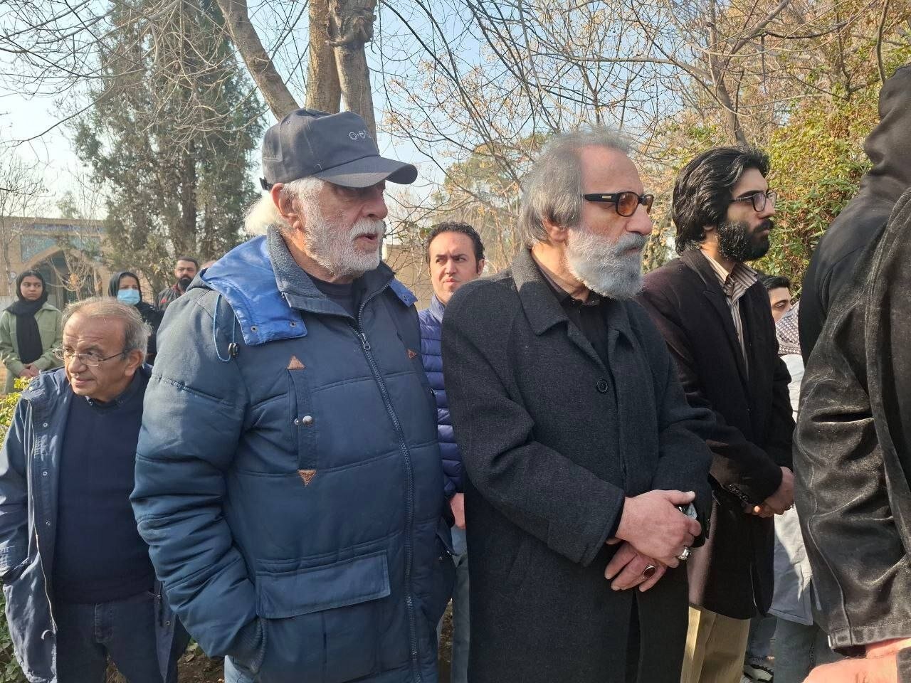 عکس/ خاکسپاری «سعید پیردوست» در قطعه هنرمندان