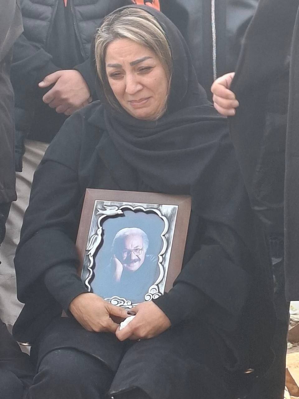 عکس/ خاکسپاری «سعید پیردوست» در قطعه هنرمندان