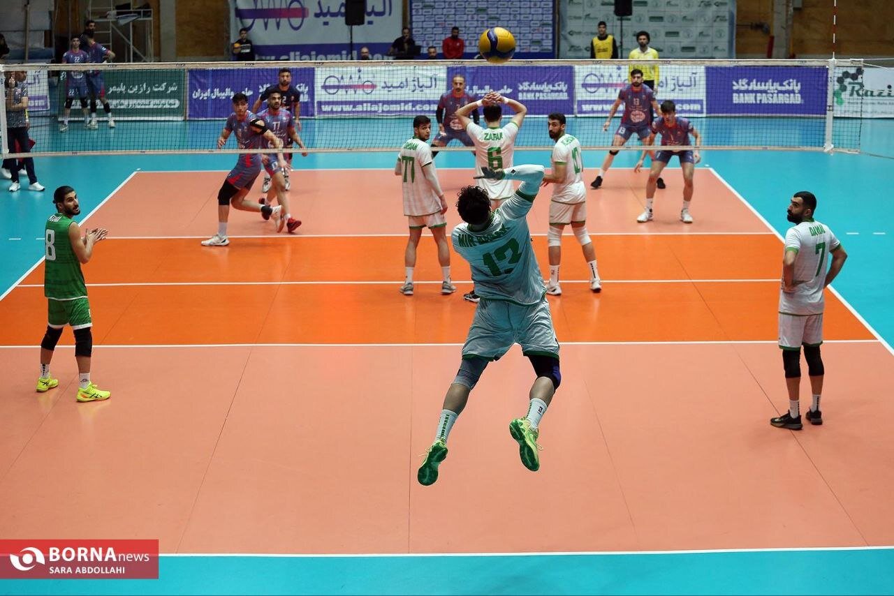 دیدار تیم های والیبال صنعتگران امید - پاس گرگان