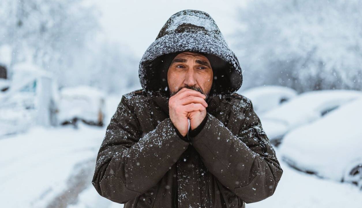 آیا واقعاً سرمای هوا باعث سرماخوردگی می‌شود؟