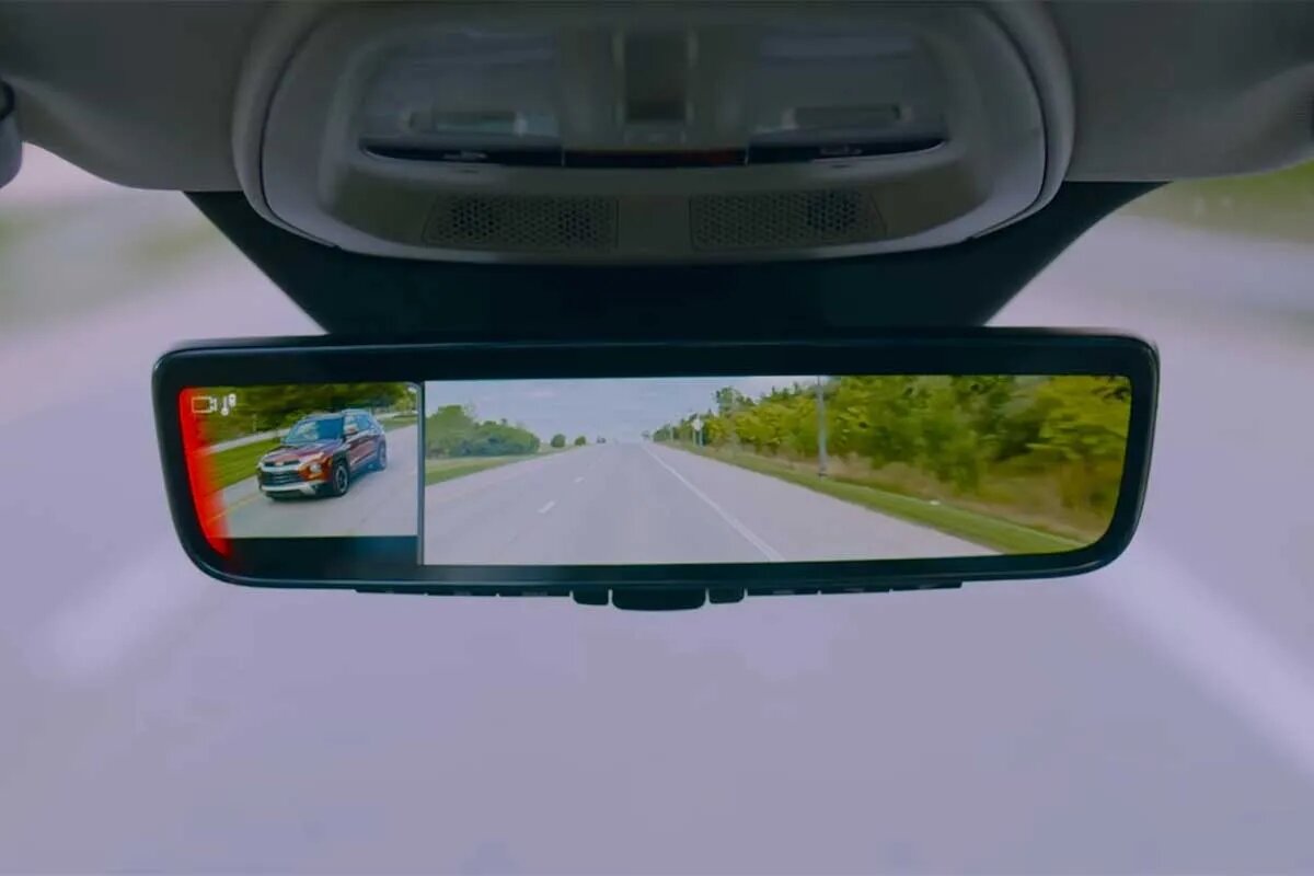 معرفی نسل جدید آینه دیجیتالی، یک کامپیوتر هوشمند بالای سر راننده!