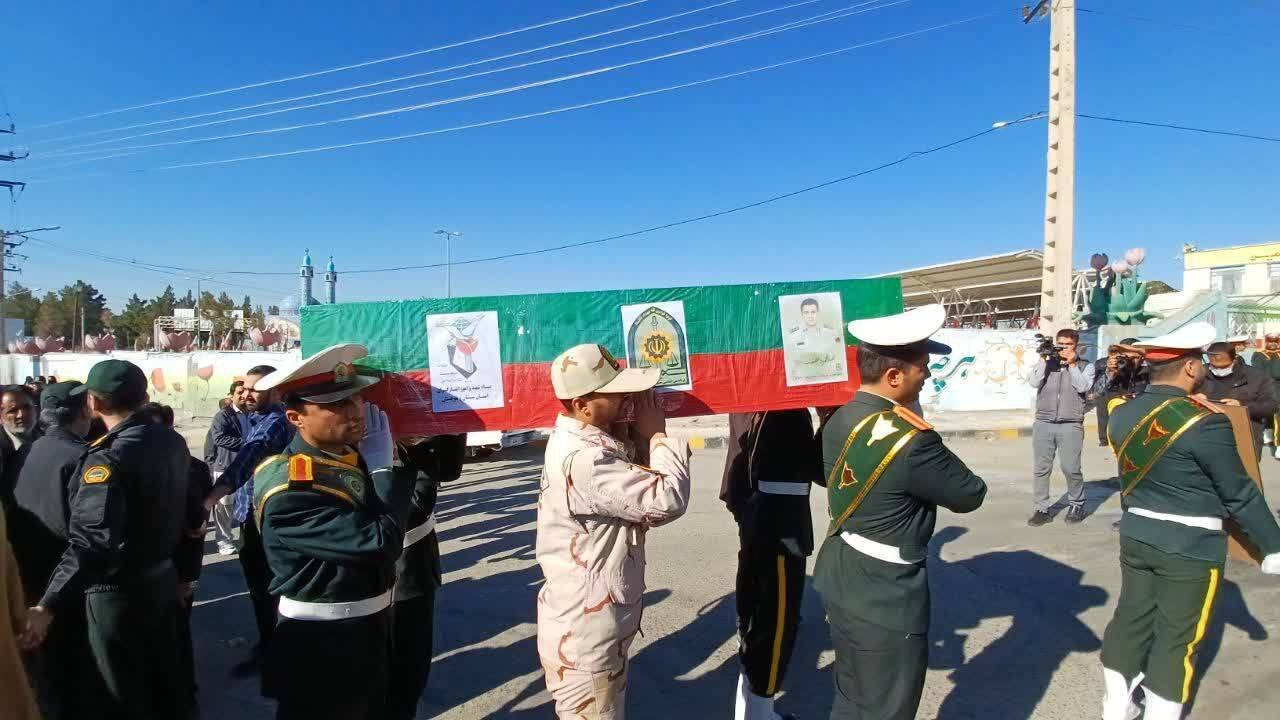 عکس/ تشییع پیکر شهید «احسان آقاجانی» با حضور مردم ایلام