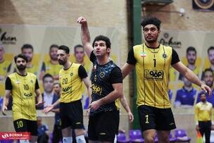 دیدار تیم های والیبال سپاهان-پیکان