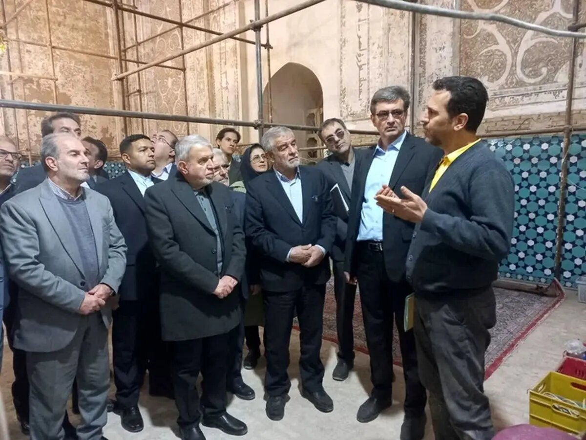 پایش میدانی قلب تاریخی یزد/ تاکید وزیر میراثفرهنگی بر صیانت از بازارها، بافت تاریخی و حصار جهانی شهر