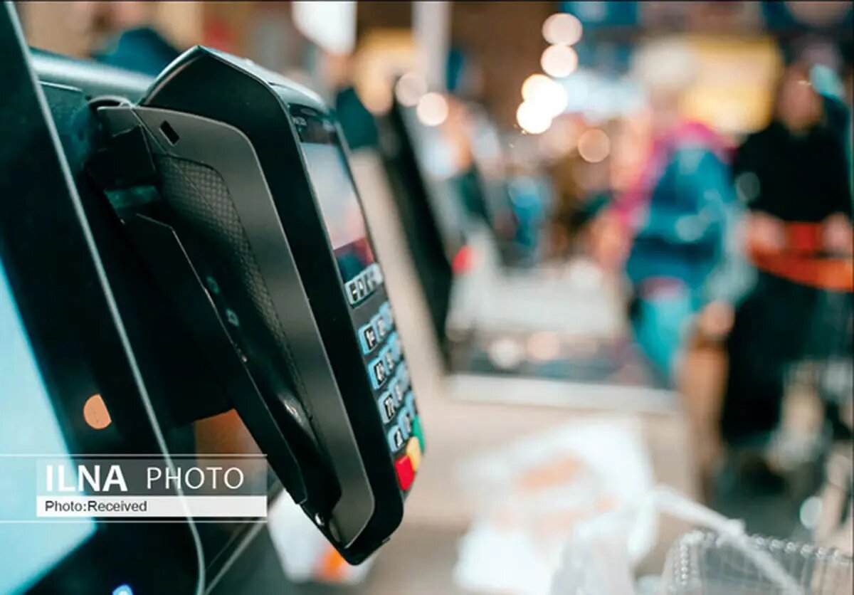 گلایه برخی بازنشستگان از واریز کالابرگ به حکمت کارت/ دسترسی به فروشگاه نداریم