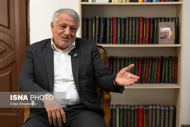 مسئولان برای خروج از بحران باید از آبرو مایه بگذارند/ گفتوگو با معترضان به حل مشکلات برسد