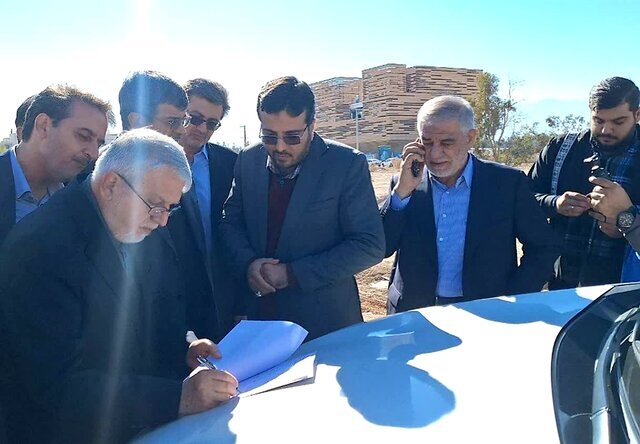 بازدید وزیر میراث فرهنگی از طرحهای سرمایهگذاری یزد