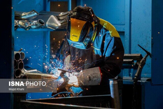 ابلاغ بسته ۷۰۰ همتی برای ثبات و رونق تولید صنعتی