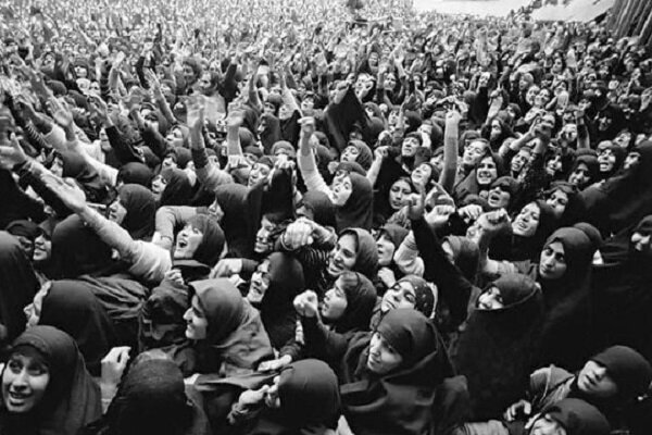 روزی که زنان تاریخ را به حرکت درآوردند