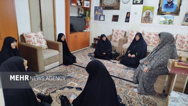 خانهای که هنوز بوی حبیب میدهد؛ روایت مادر شهید روحی از عشق بیپایان