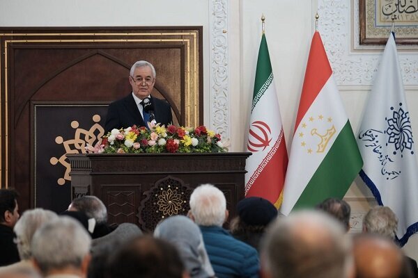 رودکی، شاعری که اقتدار زبان فارسی را بازگرداند