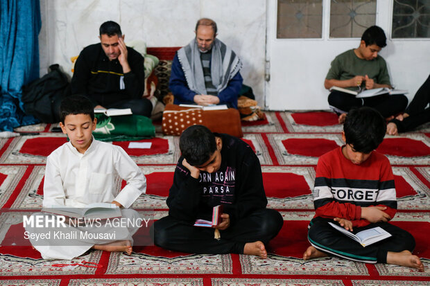اعتکاف خوزستان جلوه ایمان نسل جوان/حضور نوجوانان گسترده بود