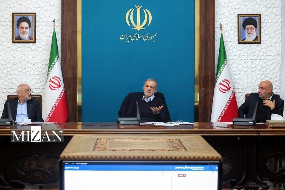 پزشکیان: برای غلبه بر ناترازی و کنترل همزمان منابع و مصارف، باید از راهکارهای متنوع و بهرهور استفاده کنیم/تاکید پزشکیان بر لزوم نگاه جامع به مسئله آب و انرژی