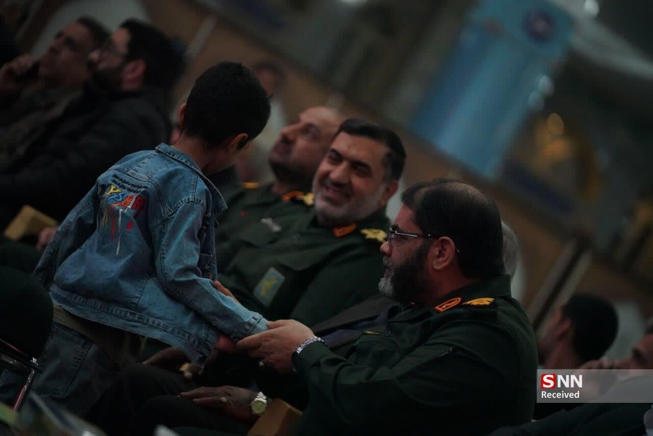 ملت ایران همچنان وفادار به مکتب ولایت، مردمداری و راه شهید سلیمانی است+عکس