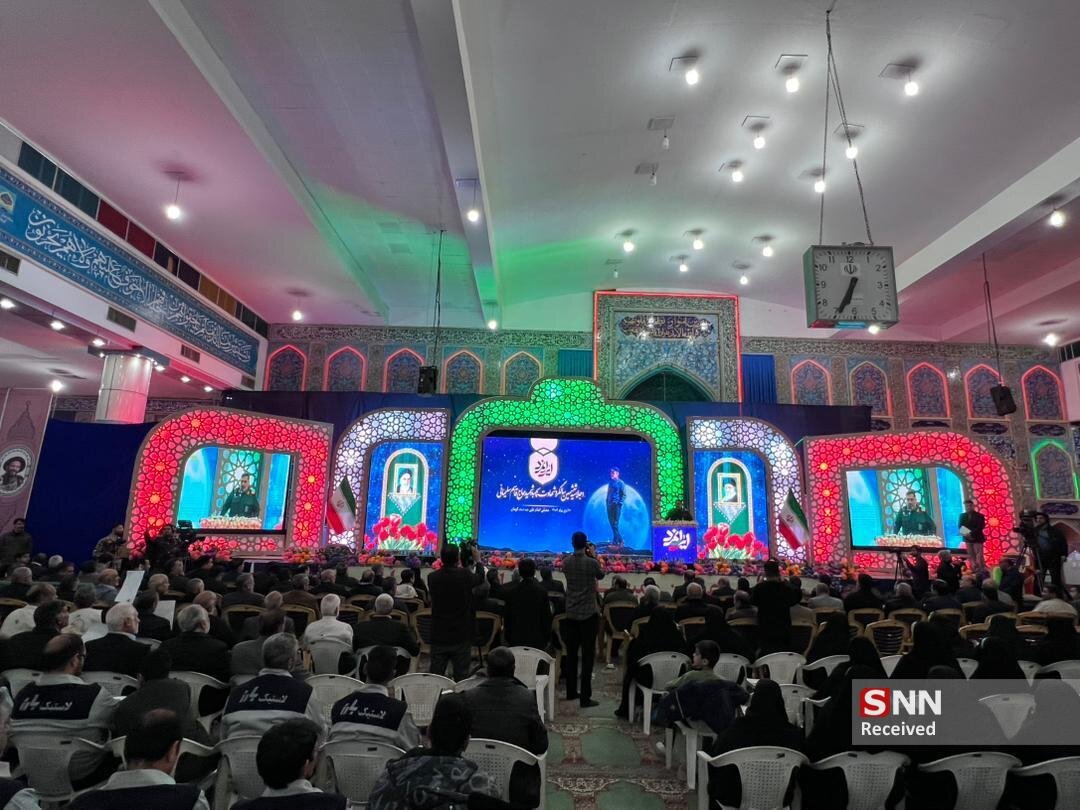 ملت ایران همچنان وفادار به مکتب ولایت، مردمداری و راه شهید سلیمانی است+عکس