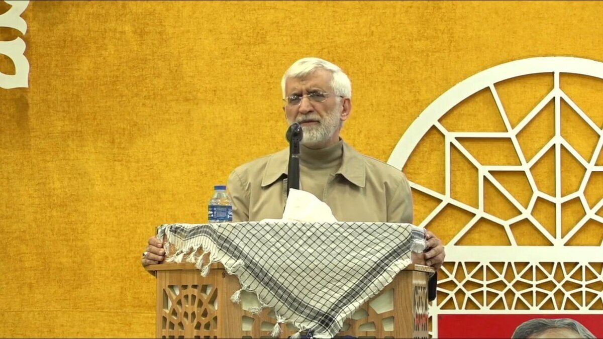 جلیلی: دشمن آنچه با جنگ نتوانست به دست آورد، با جنگ روانی دنبال می‌کند / حرکت مردم در جنگ دوازده روزه بی نظیر بود / ملت ما الهام بخش است نه منزوی + فیلم