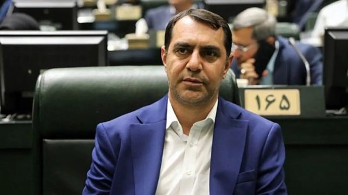 زارع:سیاست‌های ارزی فعلی تجارت سالم را مختل کرده است / افزایش حقوق درمان مشکلات اقتصادی کشور نیست + فیلم