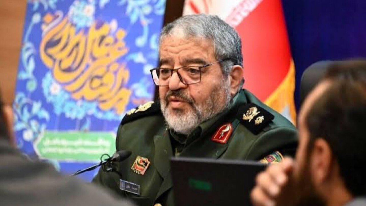 تمرکز دشمن بر اختلال در زنجیره تأمین کالا و خدمات است