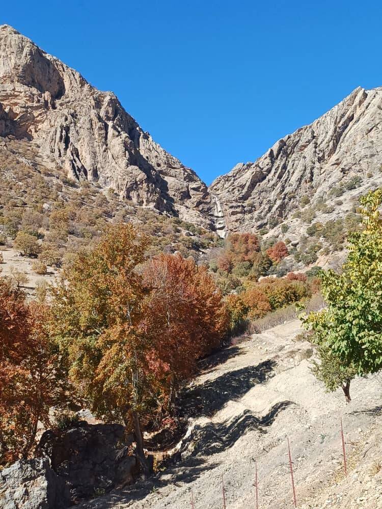 گلایه اهالی روستای بهرام بیگی از کم آبی آبشار فصلی + عکس