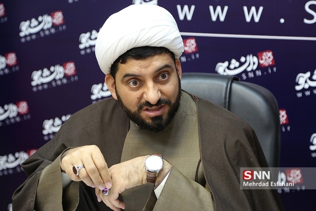 آزادی خواه: انتقال یارانه ارزی به انتهای زنجیره کسری بودجه یا هزینه اضافی برای دولت ایجاد نمیکند