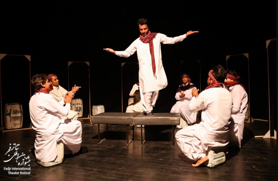 حضور پررنگ گروه های تئاتر شهرستان در فجر ۴۴