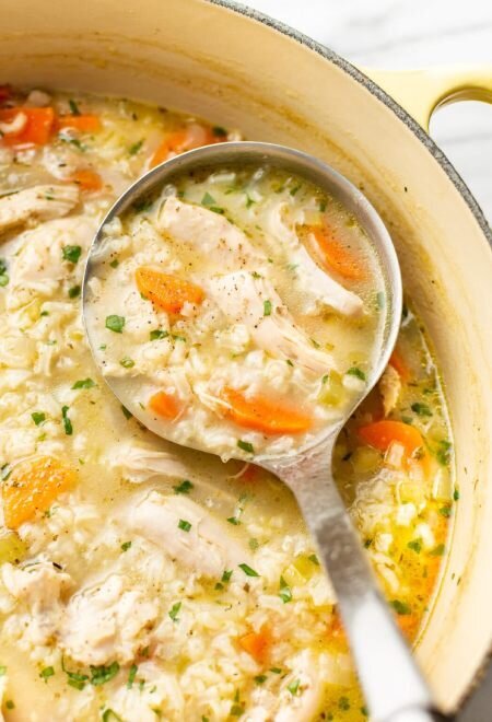 طرز تهیه سوپ مرغ : غذای گرم و شفابخش برای روزهای سرماخوردگی