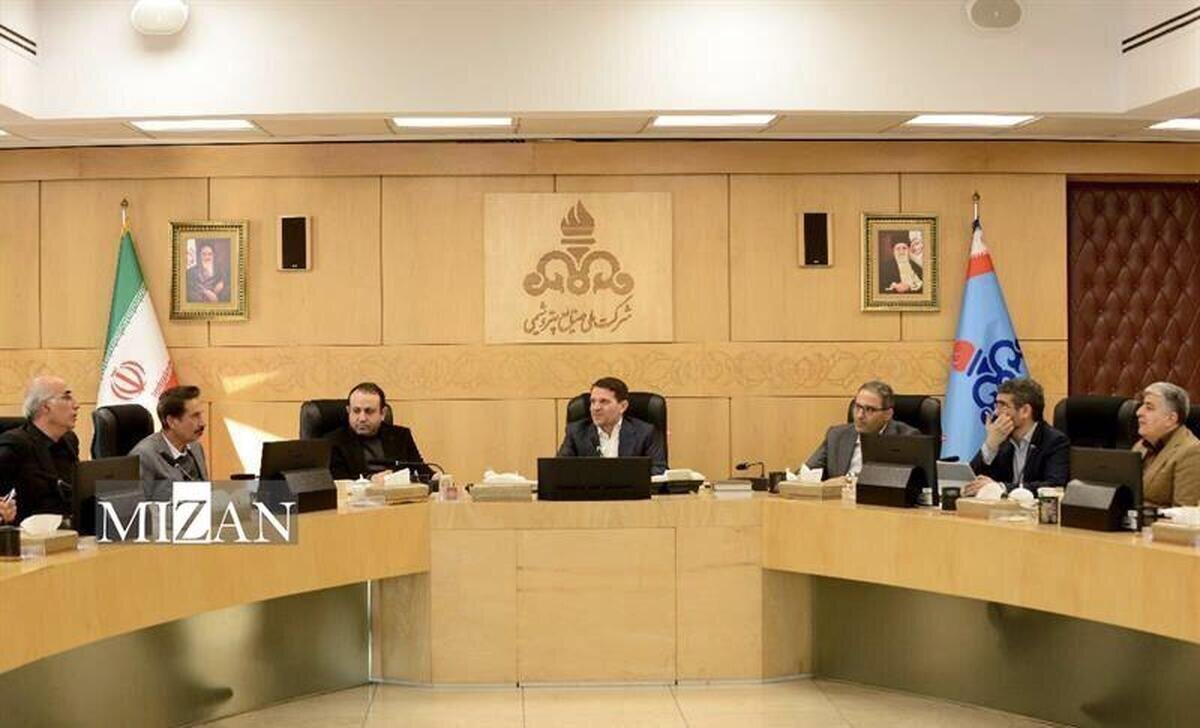پیگیری وزارت نفت برای رفع چالشهای پتروشیمی