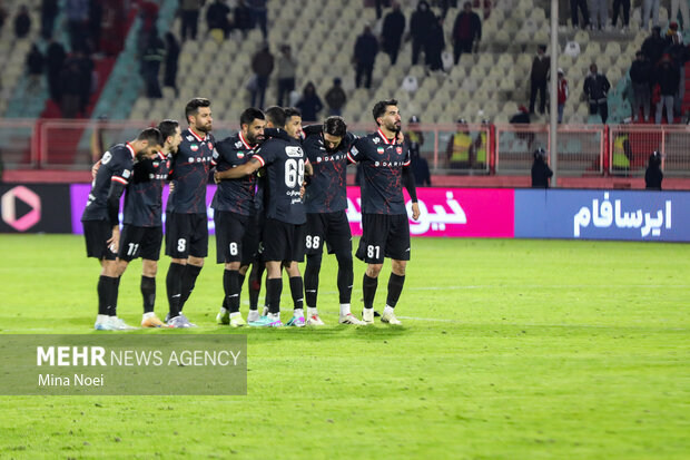 شکست تلخ پرسپولیس مقابل فولاد/ سقوط آزاد صدرنشین با تفکرات «اوسمار»!