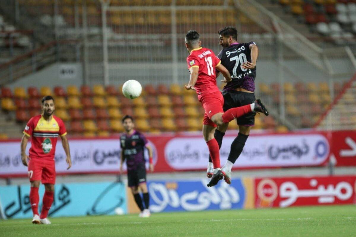شکست پرسپولیس مقابل فولاد در نیمه اول