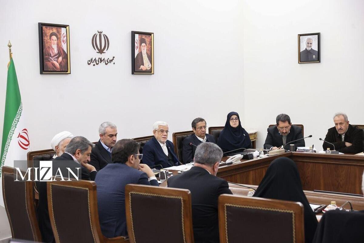 عارف: آرامش در بازار پول و سرمایه برقرار است