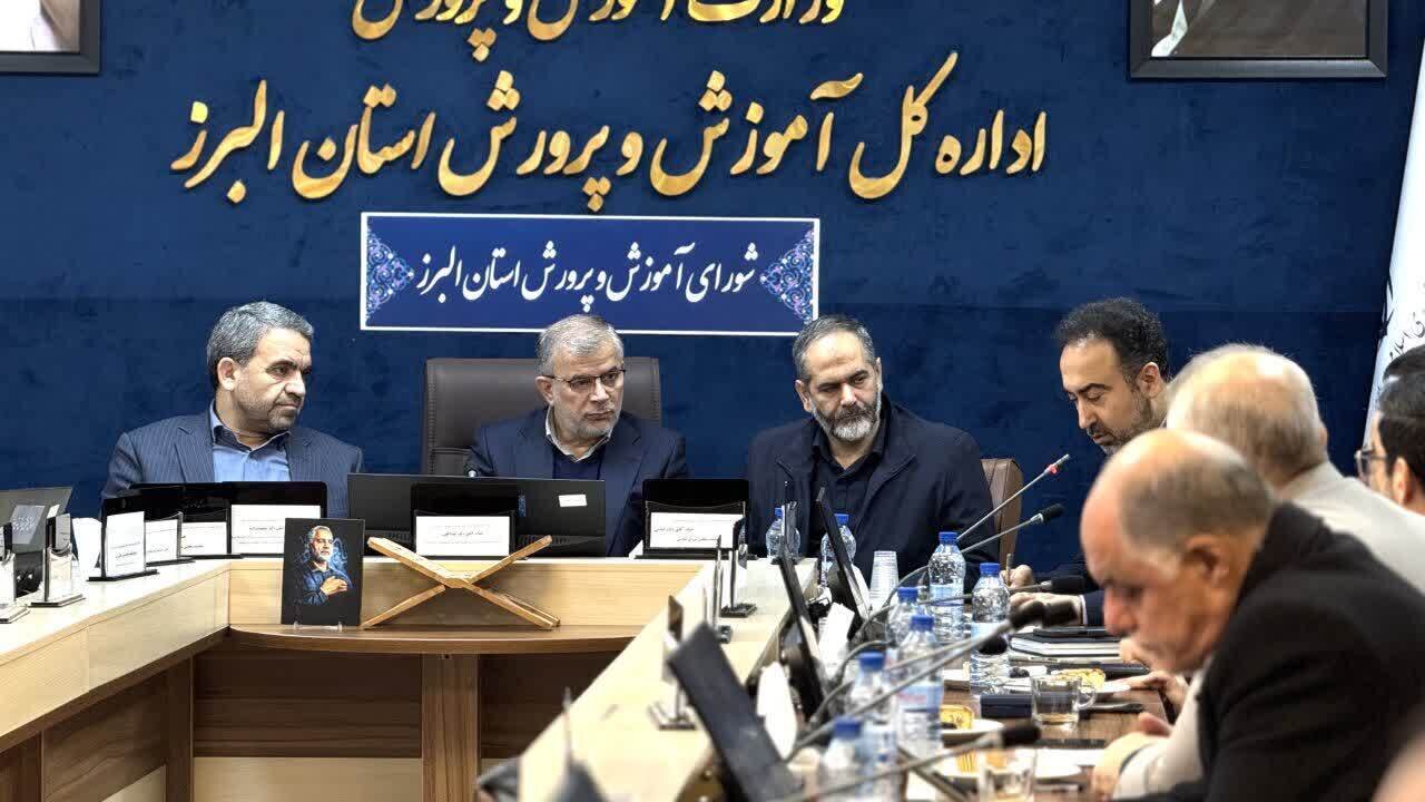 «جهاد تبیین» نسخه شفابخش چالشهای امروز است/ انتقاد از کوتاهی در معرفی قهرمانان علمی به نسل جوان