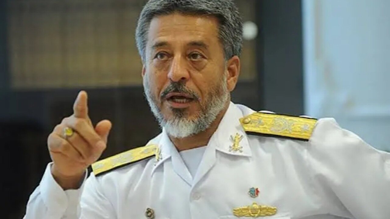 دریادار سیاری: در صورت وقوع جنگ دشمن آسیب زیادی خواهد دید