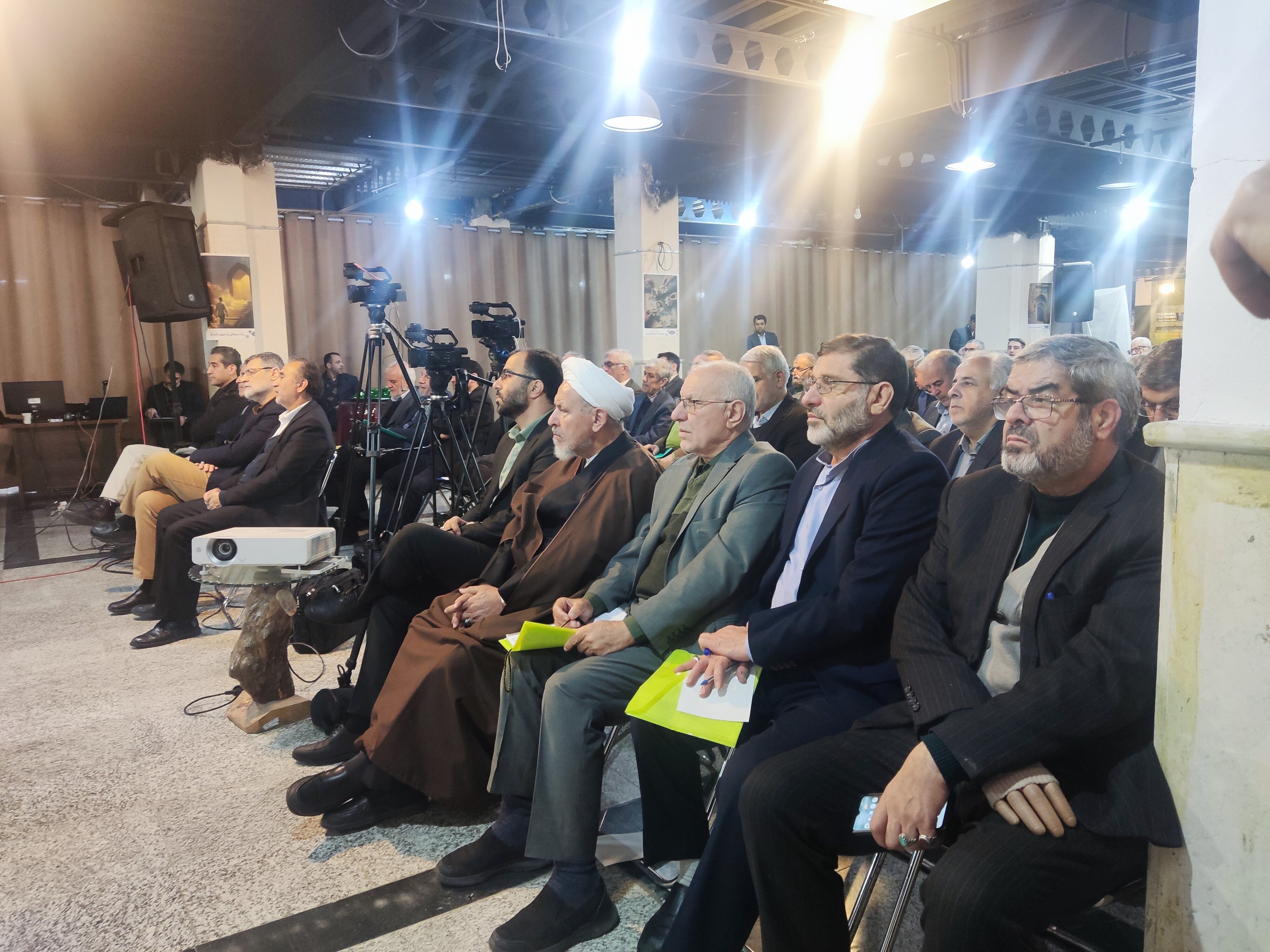 رحیمی: بدون معیارهای شفاف، مبارزه با فساد سلیقهای و ناپایدار میشود/ دولت بهتنهایی قادر به مقابله مؤثر با فساد نیست