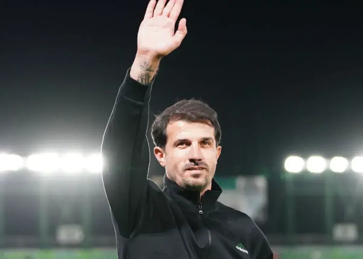 سرمربی ذوب آهن اصفهان برکنار شد