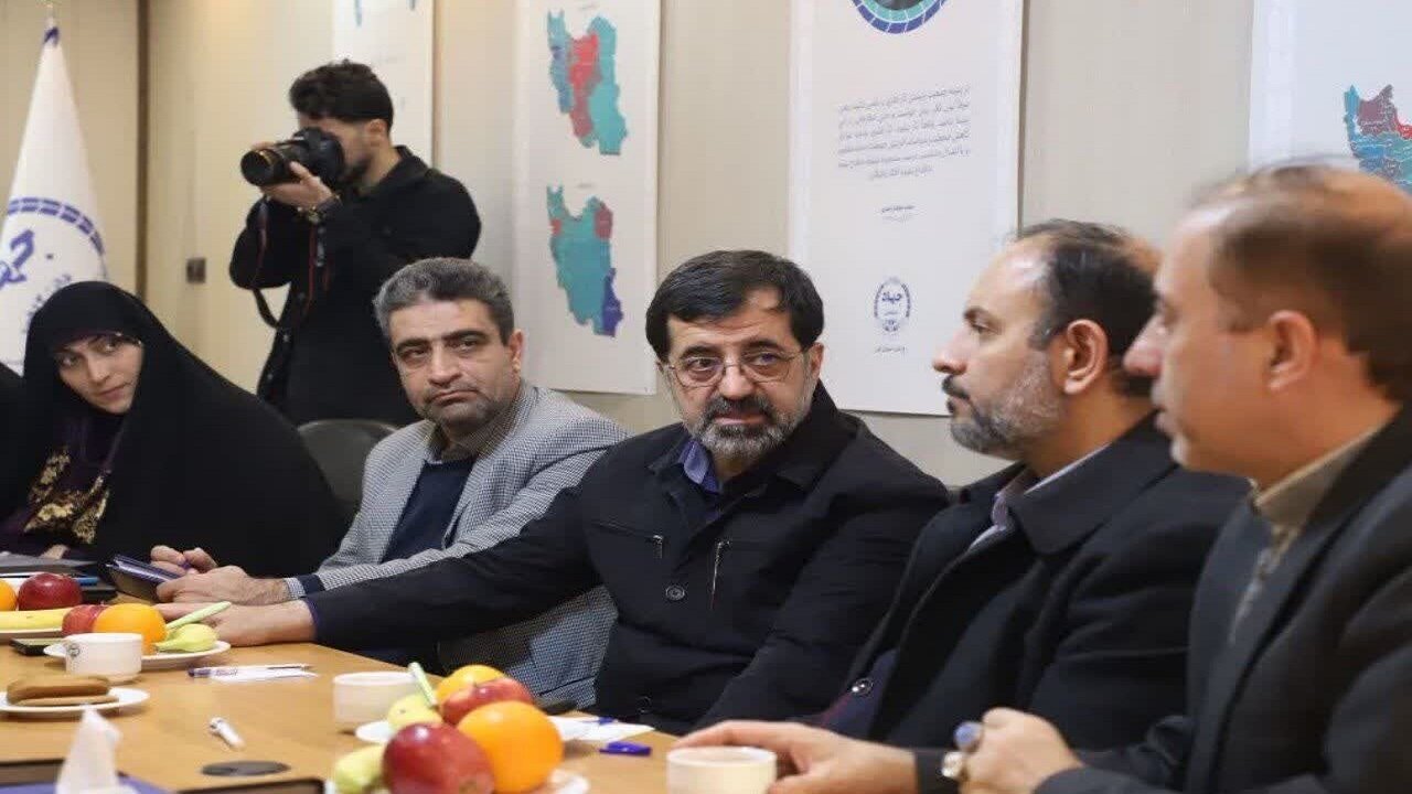 لغو مرخصی مدیران استان قم در ایام نیمه شعبان و دهه فجر