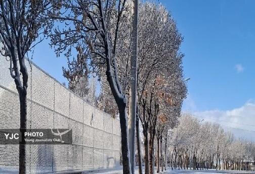 چشم‌انداز‌های برفی امروز ازنا + تصاویر