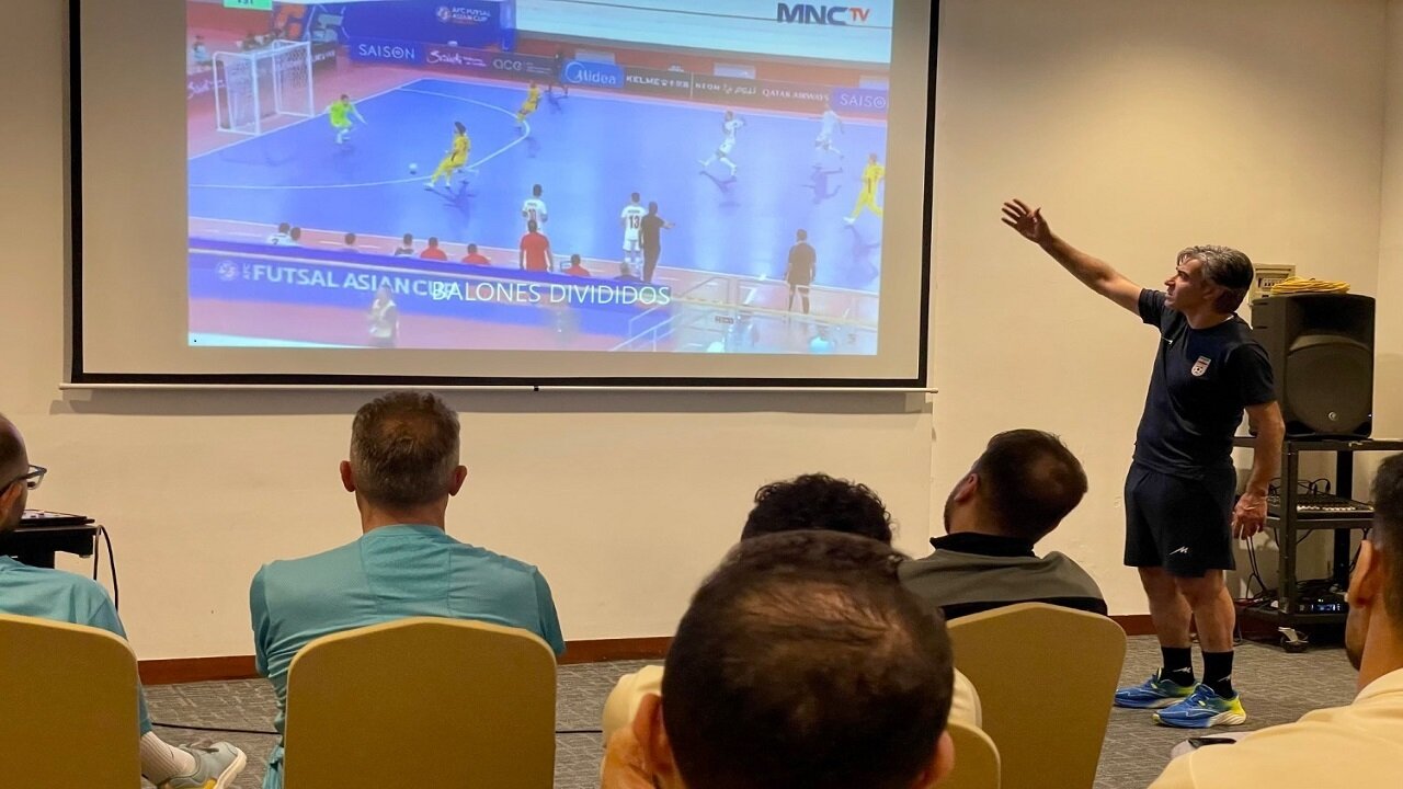 جلسه فنی ملی‌پوشان فوتسال برای رویارویی با عربستان