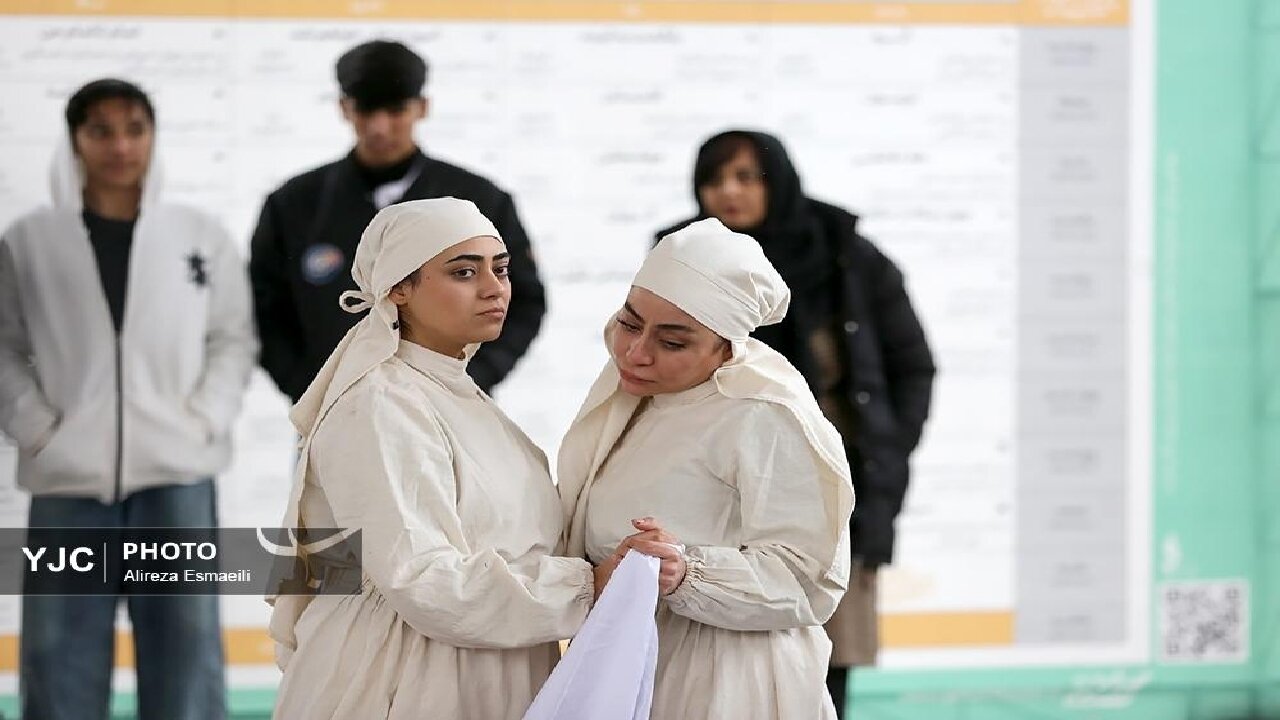 غفلت رسانه‌ای مانع توسعه تئاتر شده است