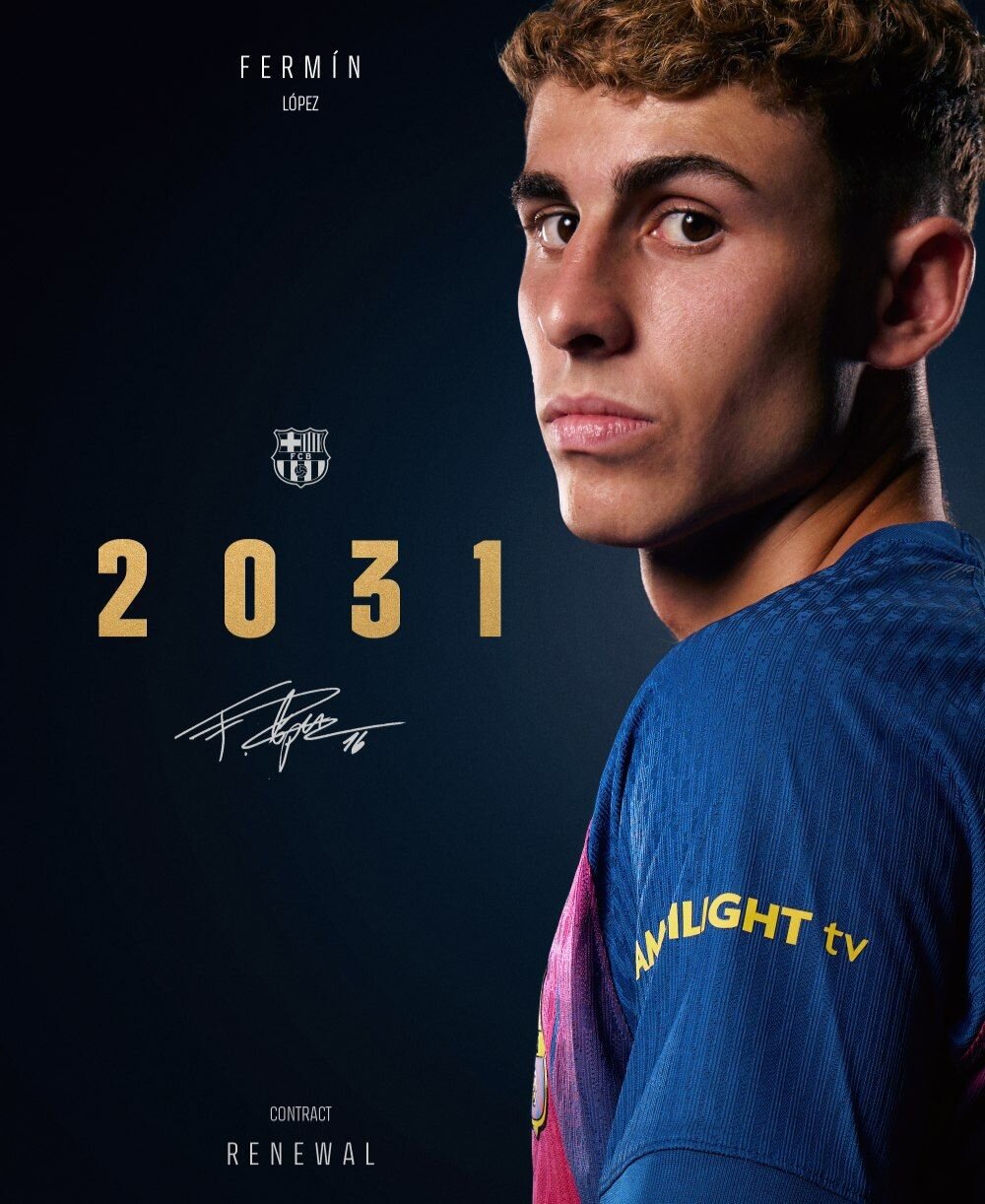 ستاره پرطرفدار بارسلونا تمدید کرد